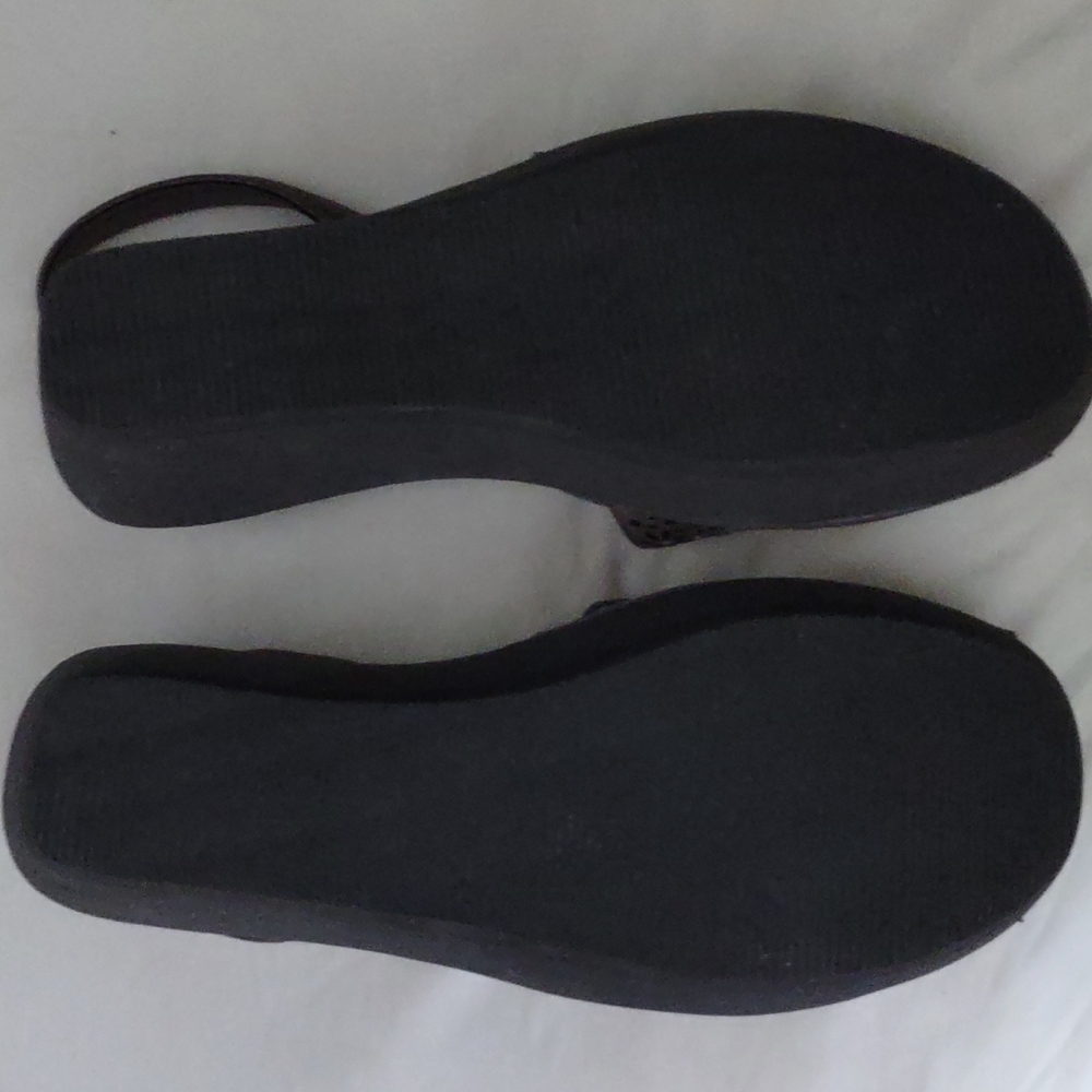 KENNETH COLE Sandels - Picture 4 of 7